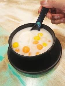 Bua Loy Khai-wan