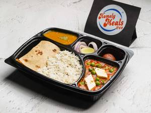 Matar Paneer Deluxe Thali