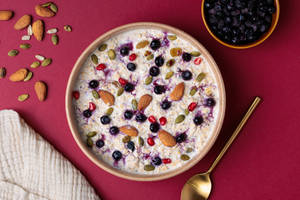 Blueberry Burst Overnight Oats [Protein -21g, Fiber-11.4g]