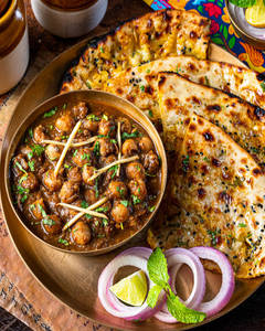 Vegan Amritsari Chole With Stuffed Kulcha
