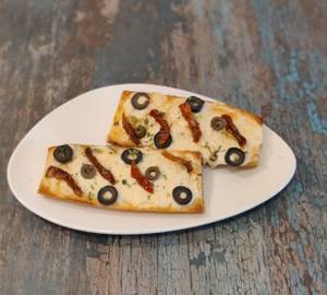 Sun-Dried Tomato Olive Garlic Bread