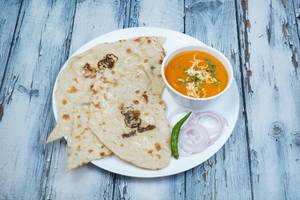 Cheese Naan With Gravy