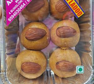 Punjabi Besan Ladoo 250 Gm