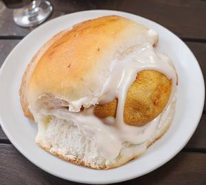 Asali cheese vada pav