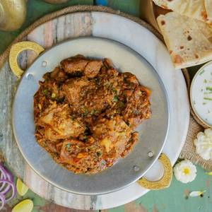 Shikari Murgh Tawa Ka