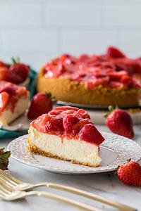 STRAWBERRY CHEESECAKE
