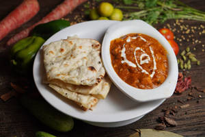 Chicken Butter Masala [1Pc]+ Lachha Paratha [2Pcs]+ Salad
