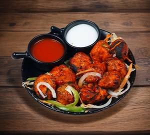 Classic Paneer Butter Masala Tandoori Momos [8 Pcs]