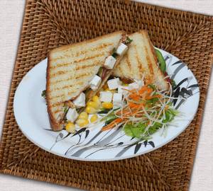 Paneer and corn sandwich