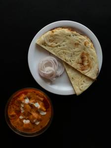 Chicken Butter Masala [1Pc]+ Butter Naan [1 Pc]+ Salad
