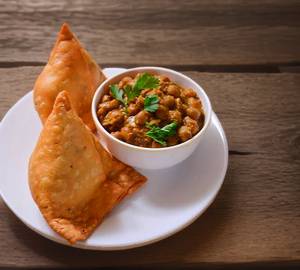 Chola 2 pic samosa