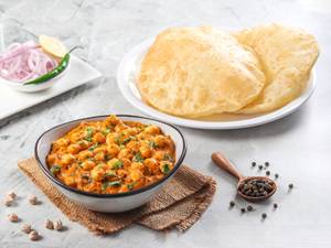 Chole Bhatura [2 Pieces]