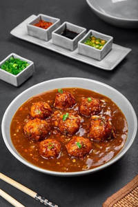Veg Manchurian in Chilli Gravy - 6 Pcs (Serves 2)