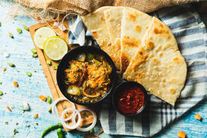 Chicken Do Pyaza + 4 Tawa Roti + Salad