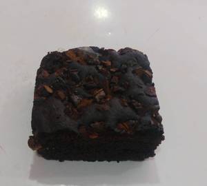 Brownie With Chocolate Sauce