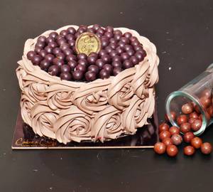 Chocolate Shots Cake (Half kg)