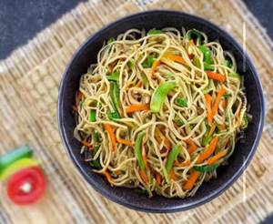 Veg Hakka Noodles Dry