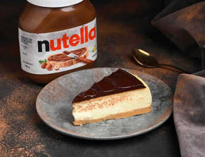 Nutella Baked Cheesecake Slice