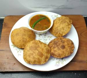 Bedmi Poori [4 Poori] With Aloo Ki Sabzi