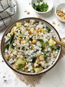 Sabudana Peanut Kichdi 500 Ml With Curd.