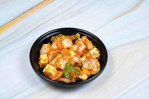 Dry Paneer Cooked With Onion And Capsicum