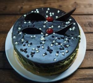 Chocolate choco chips cake