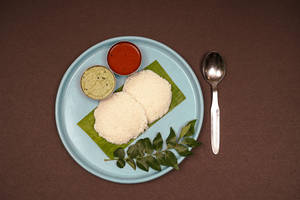 Idli Sambar With Coconut Chutney