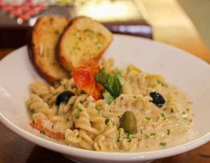 Fusilli White Sauce Pasta (250 Ml).