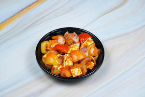Dry Paneer Cooked With Onion And Tomato