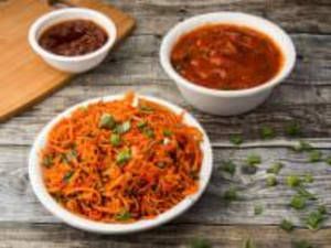 Veg Triple Schezwan Rice With Gravy