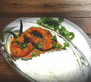 Plain Rice Ruhi Fish Curry (1 Pcs)