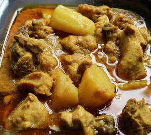 Chicken Gawati With Aloo