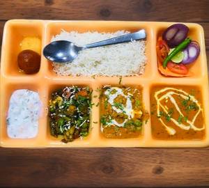 Veg paneer thali (dal + bhaji + sabji +panner curry  + salad + papad + sweet)