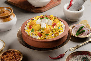 Mini Veg Hyderabadi Dum Biryani [Serves 1-2]
