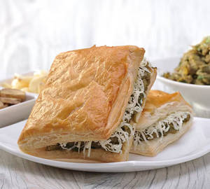 Cheese Tandoori Puff