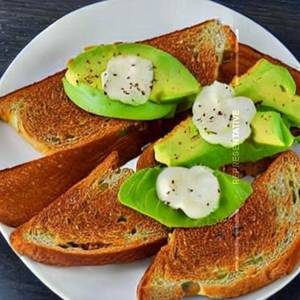 Garlic Avacado Toast