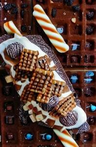 Crunchy Kit-Kat Waffles