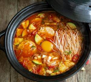 Sunbudu Chigae ( Soft Tofu Stew )