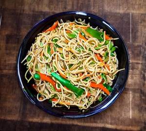 Veg hakka noodles
