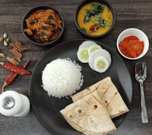 Veg Thali With Roti, Rice & Sweet