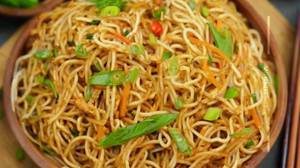 Chicken chilli garlic noodles