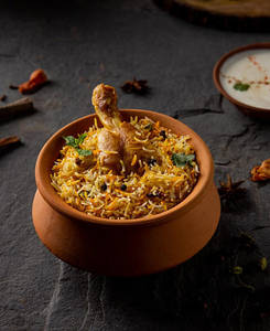 Special Chicken Handi Biryani (1/2kg)