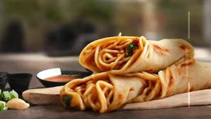 Manchurian Noodles Roll