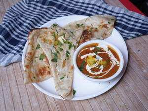 Baroodi Dal + 1 Naan
