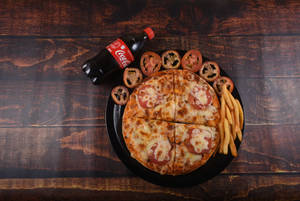 Peppy Paneer Pizza [7 inch] With Coke [250 ml]
