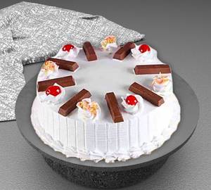 Kit Kat Garnish Vanilla Cake [1Kg]