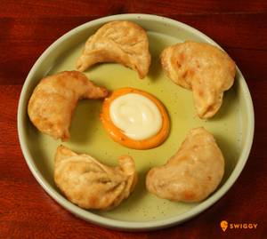 Fried normal momos [5 pieces]