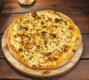 Tanduri paneer cheese pizza 7
