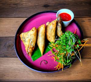 Thai Veg Triangles
