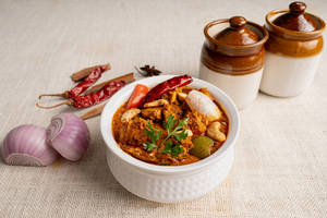 Kaju Chicken Masala [Boneless]